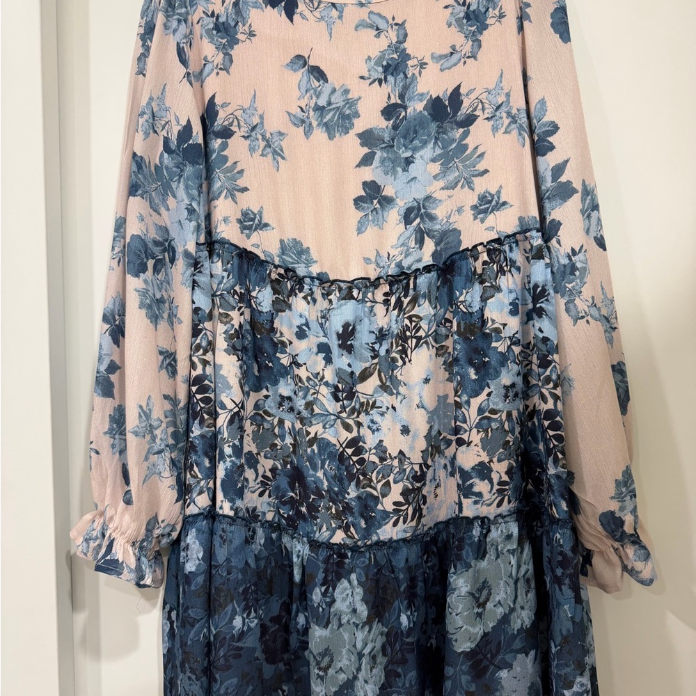 Chic Long Sleeve Floral Dress in Blue and Apricot